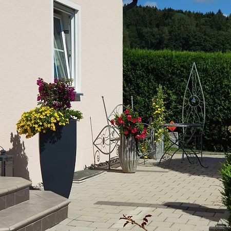 Ferienwohnung Toni Mit Balkon Und Garten Pemfling Exteriér fotografie